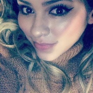 Meet your Posher, Talia